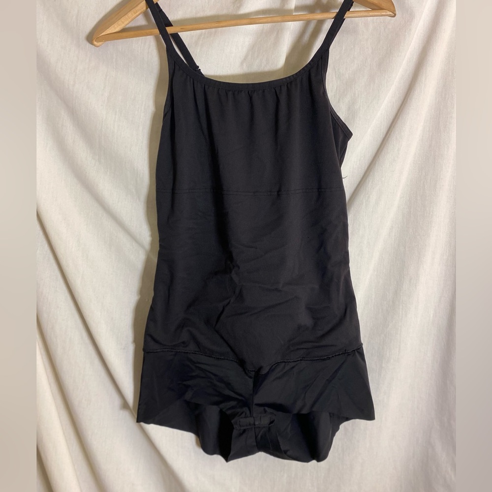 Maiden Form woman’s top size 2XL